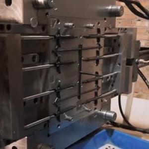 Видео пресс форма для пластиковых вилок