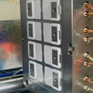 Видео Крышка коробки с влажной салфеткой 