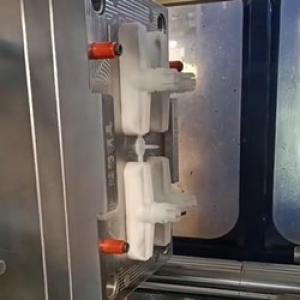 Инъекции пластиковой рукоятки