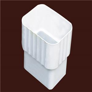 пластиковое соединение водосточного желоба